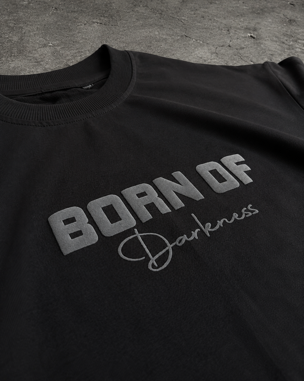 BLACK HORSE ON BLACK TEE